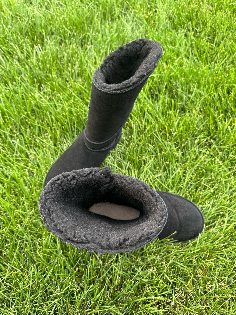 BearPaw black suede